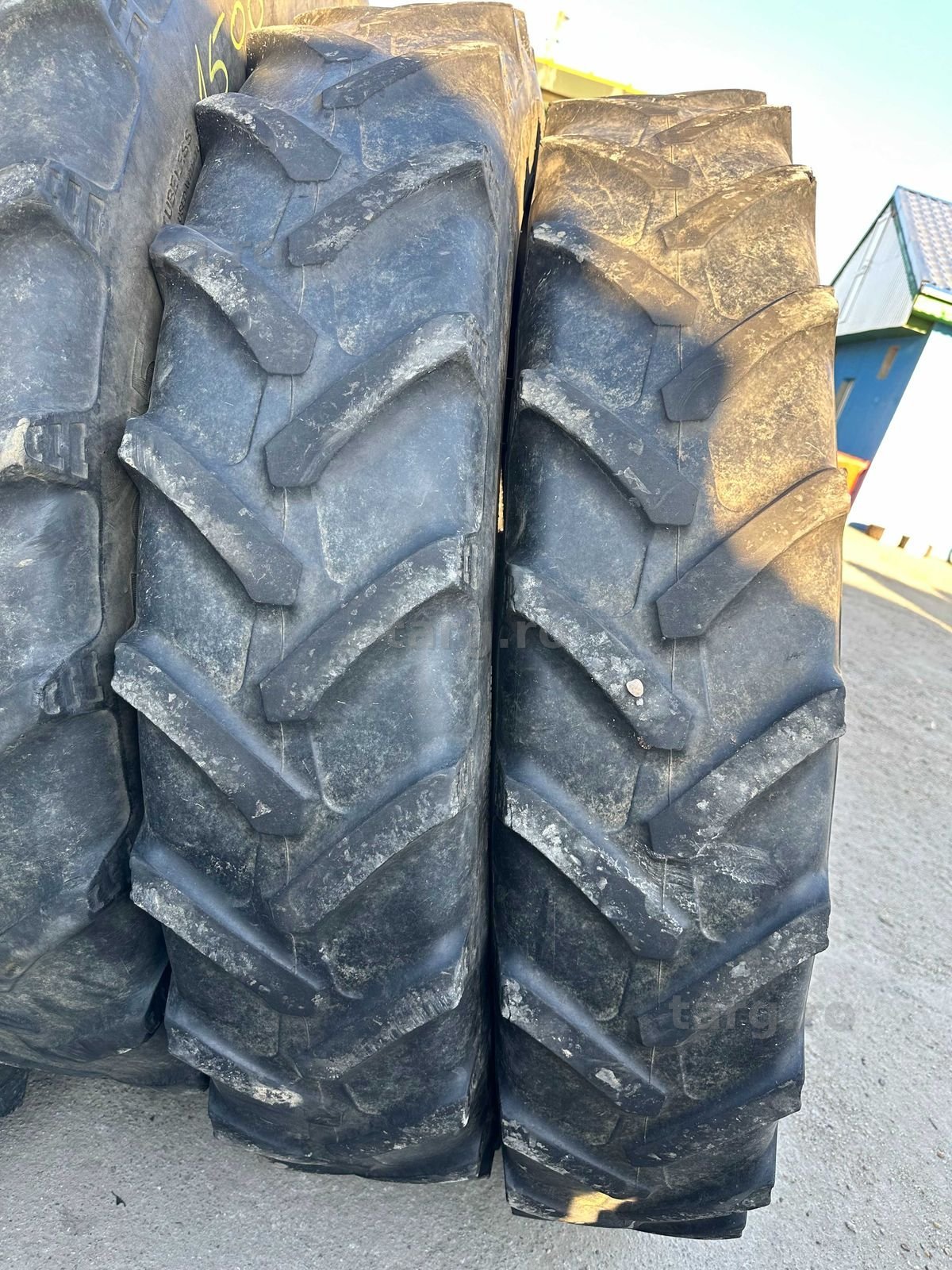 11,2   R44   BKT