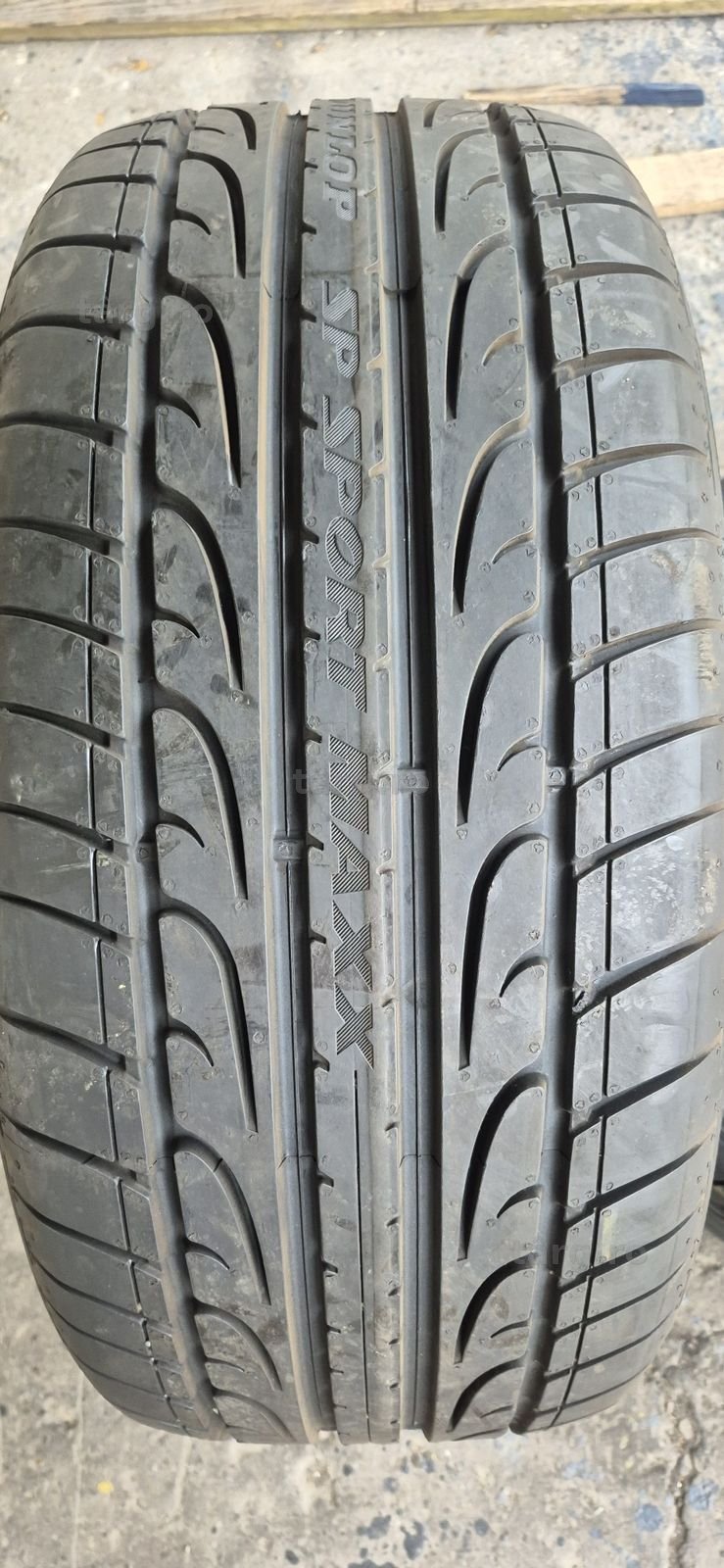 2 anvelope vara ca noi Dunlop 255/45/19.Pretul este pe bucata. 2