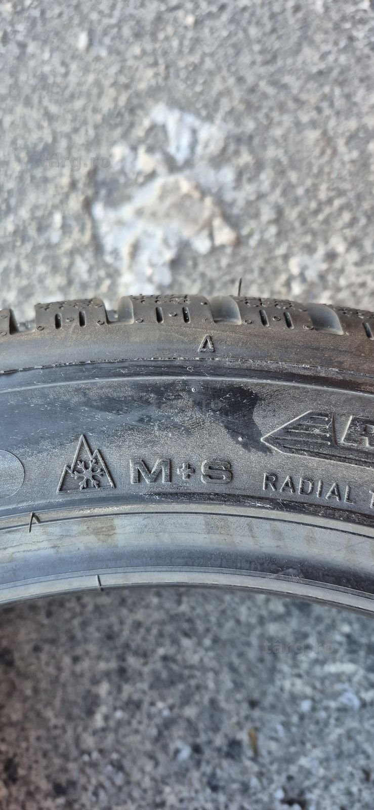 4 anvelope iarna noi Dunlop 225/45/18.Pretul este pe bucata. 7