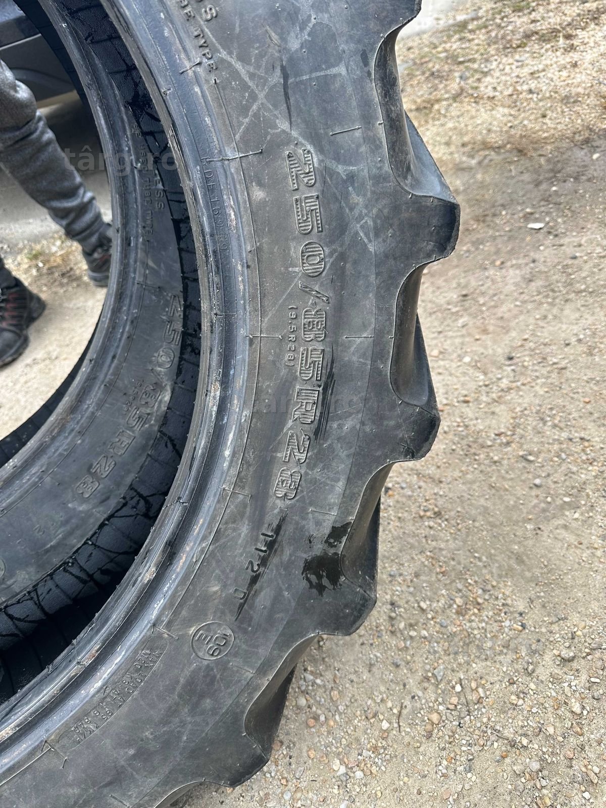Anvelope sh 9.5 R28 2