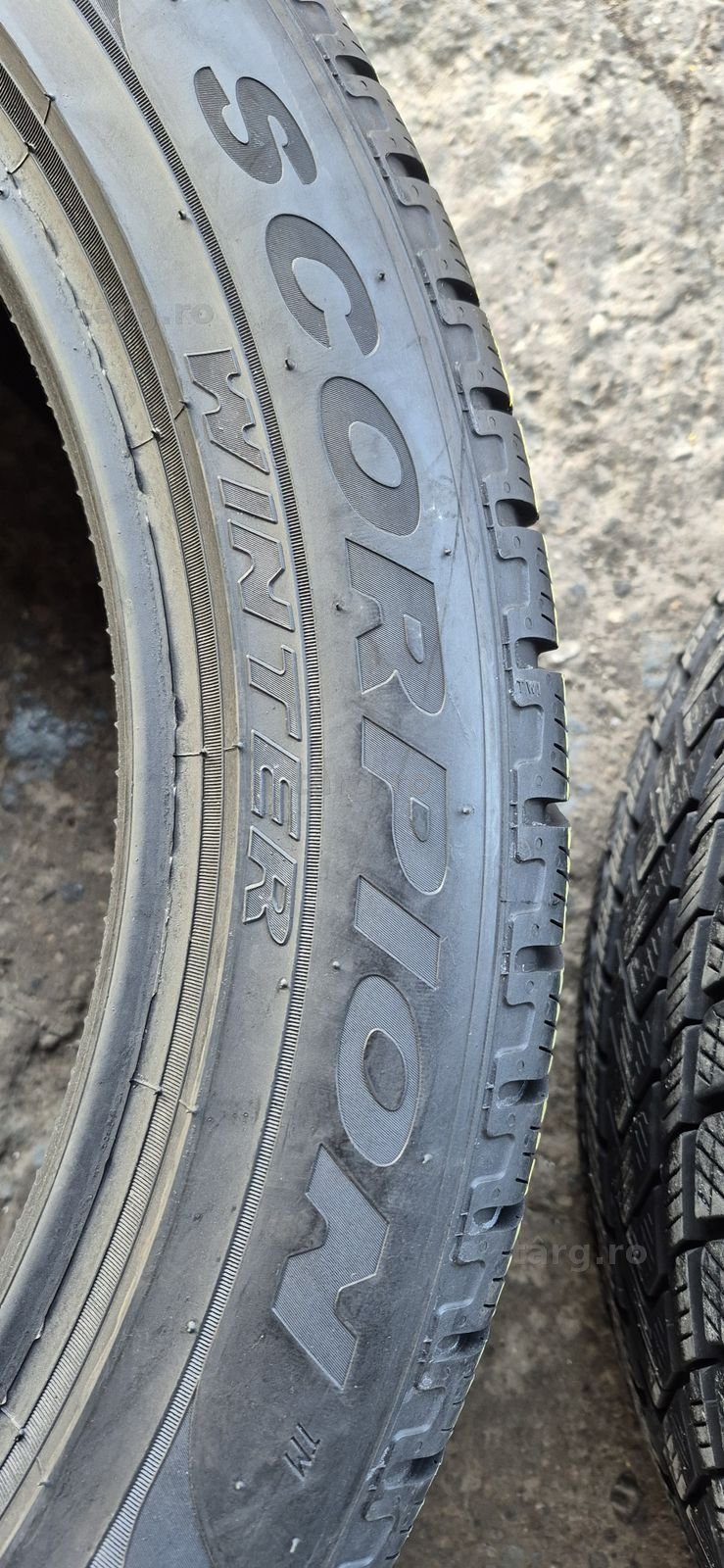 4 anvelope iarna Pirelli 295/40/21.Pretul este pe bucata. 5