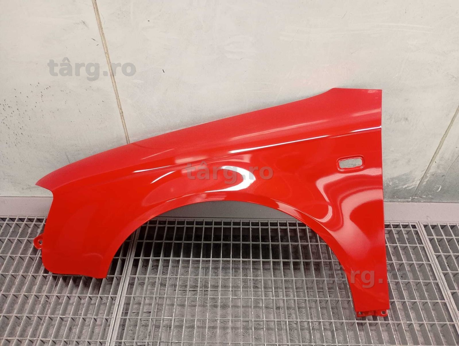 Aripa Fata Stanga Audi A4 B7 An 2004-2007 (LZ3M (Rosu))