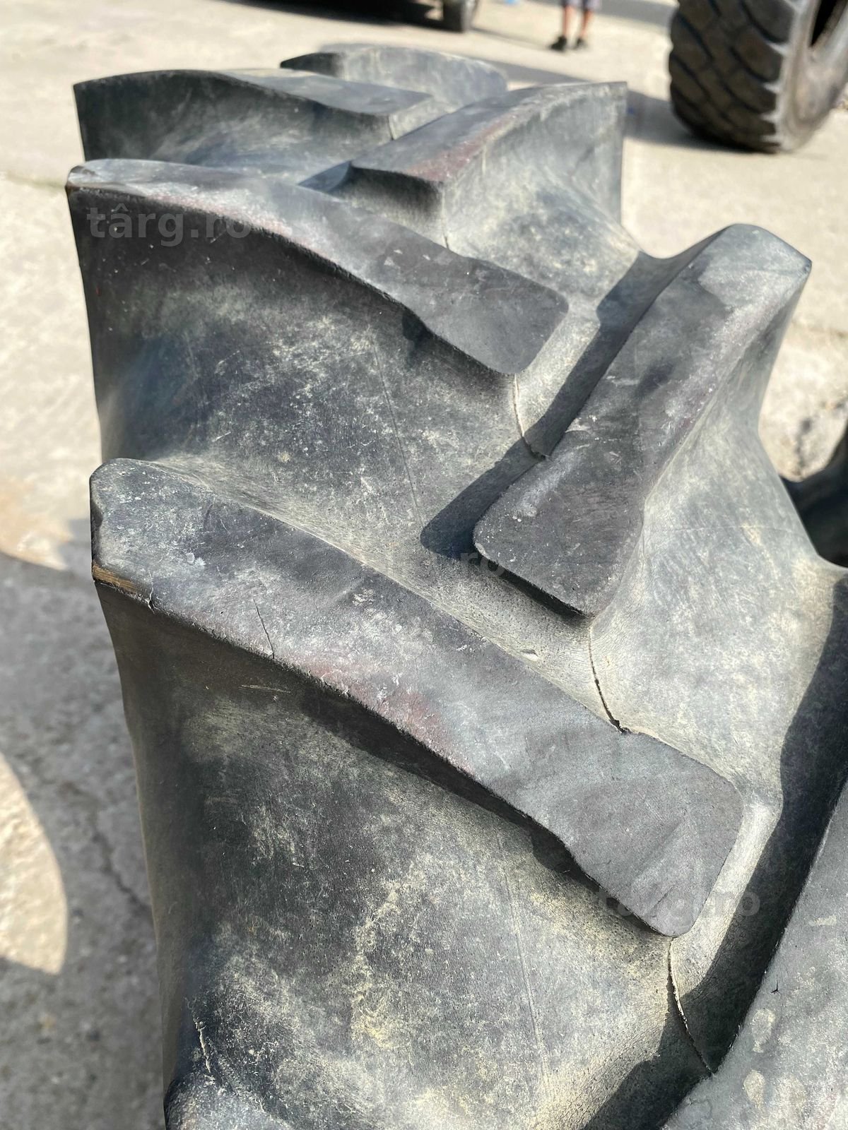 cauciuc 900 R24 Semperit 4