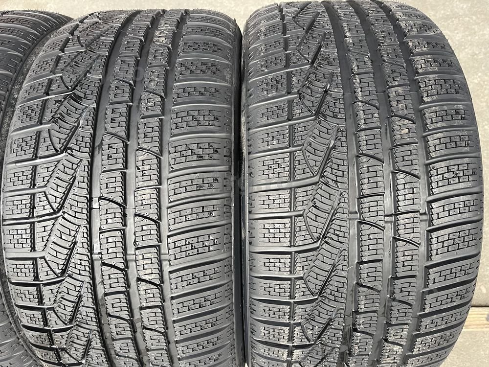 4 anvelope Noi de iarna 265/45/18 Pirelli 2