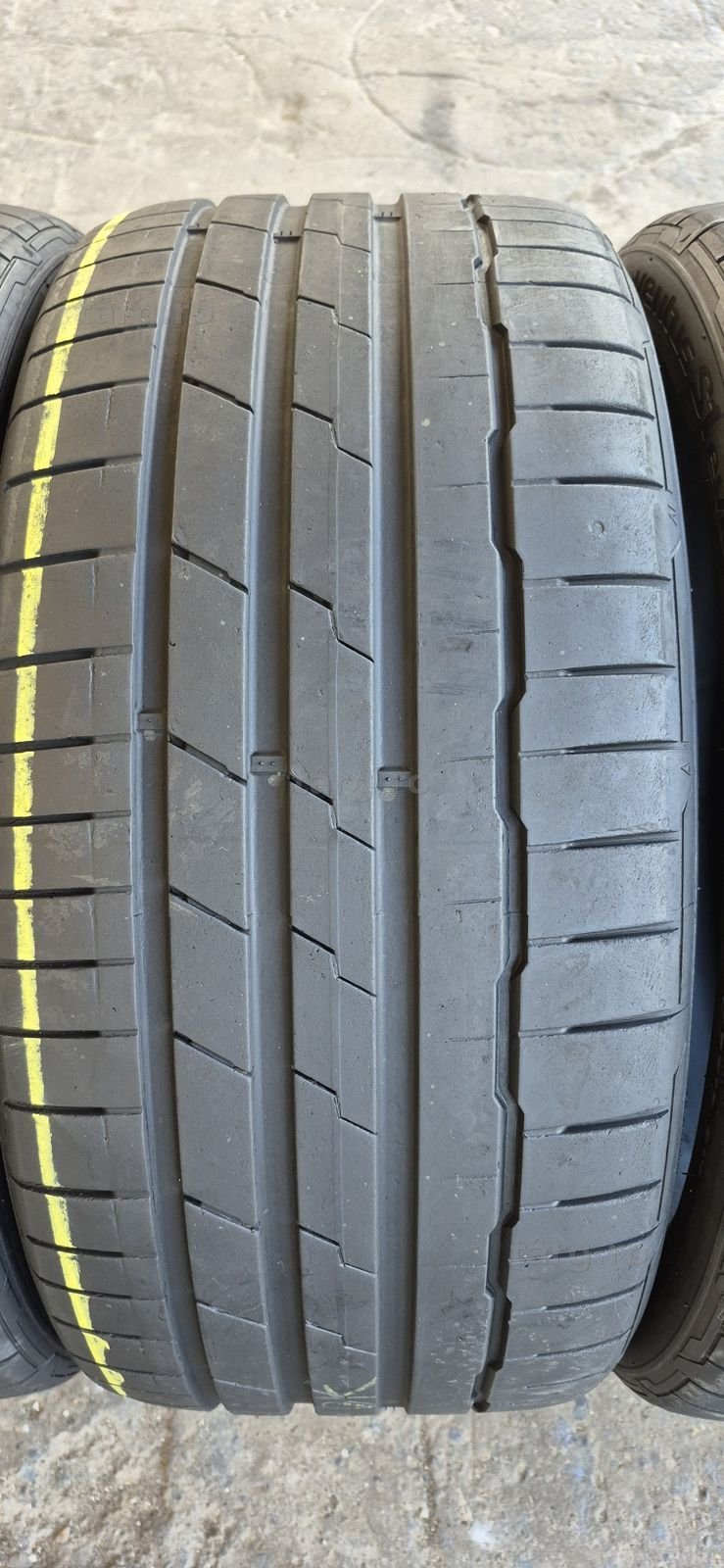 4 anvelope vara Hankook 235/35/19,dot 2021.Pretul este pe bucata. 3