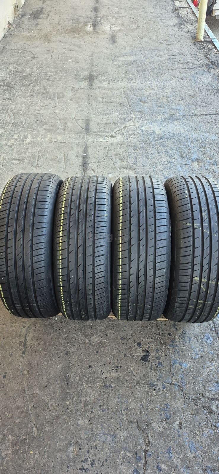 4 anvelope vara Hankook 225/60/17.Pretul este pe bucata.
