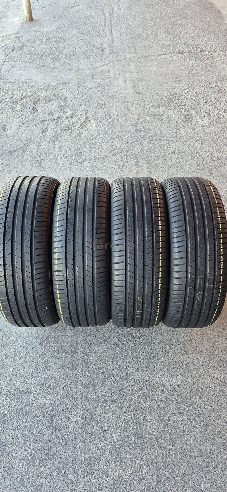 4 anvelope vara Pirelli 245/50/19.Pretul este pe bucata.