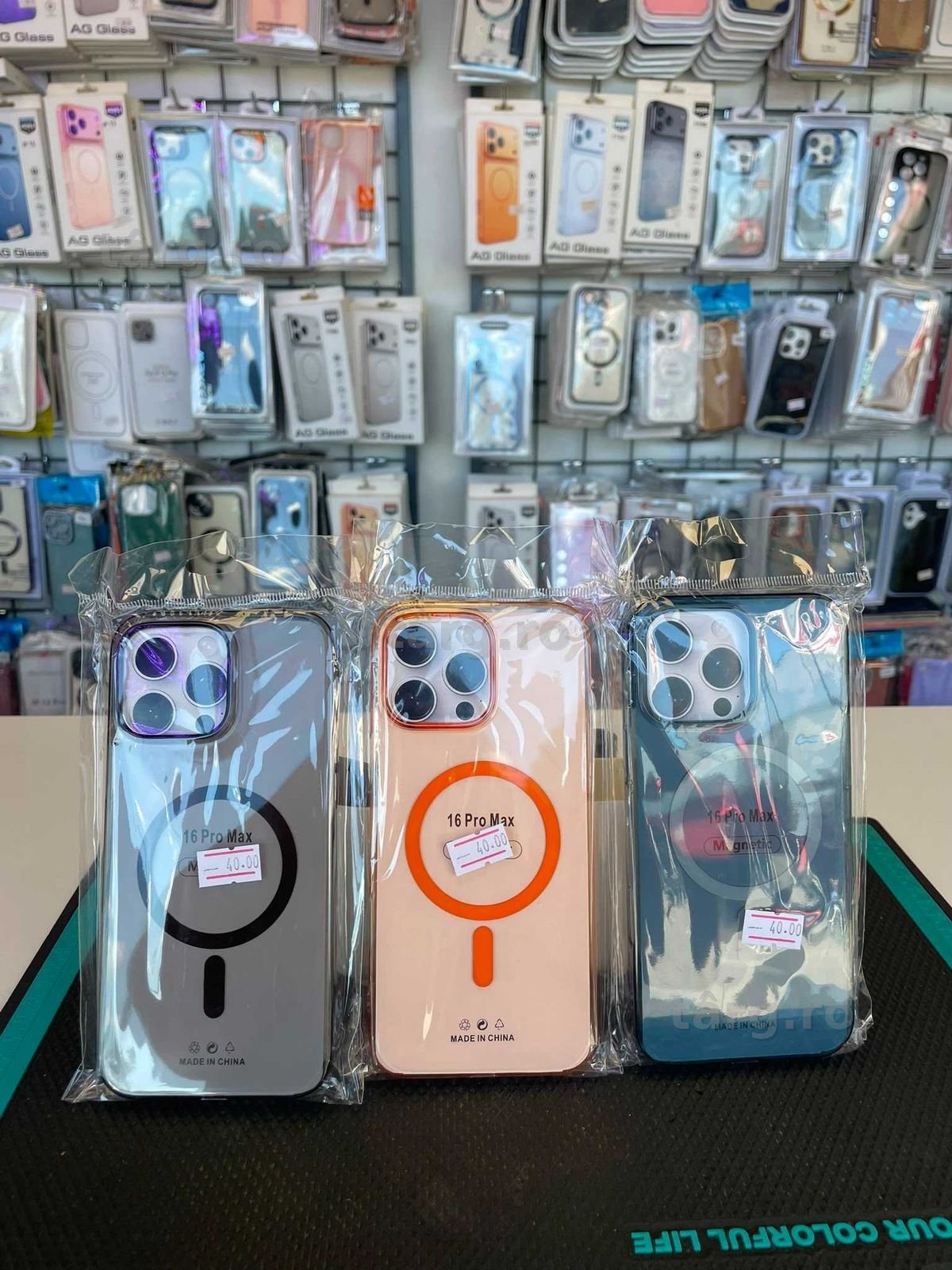 Husa hard case cu MagSafe iPhone 16 Pro Max