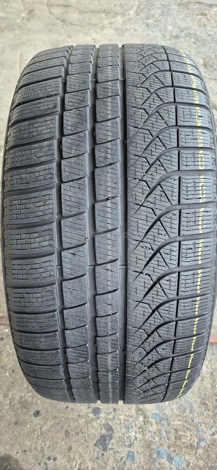 2 anvelope iarna Pirelli 285/40/20,dot 2020.Pretul este pe bucata. 2