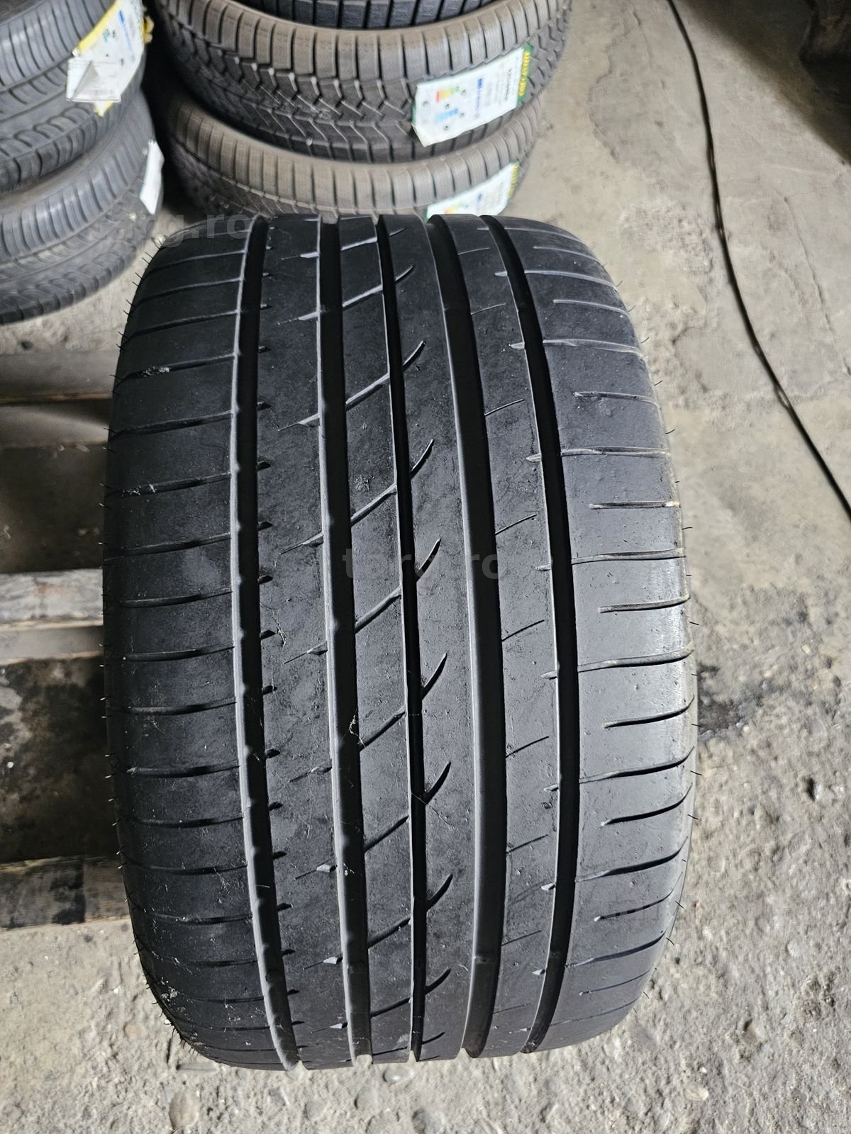 1 anvelopa vara 295 35 19 Goodyear