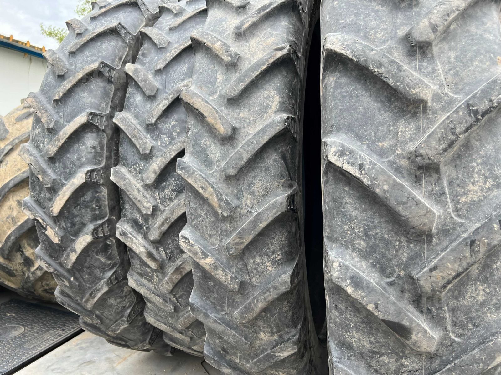 Anvelope sh 11.2 R48 BKT