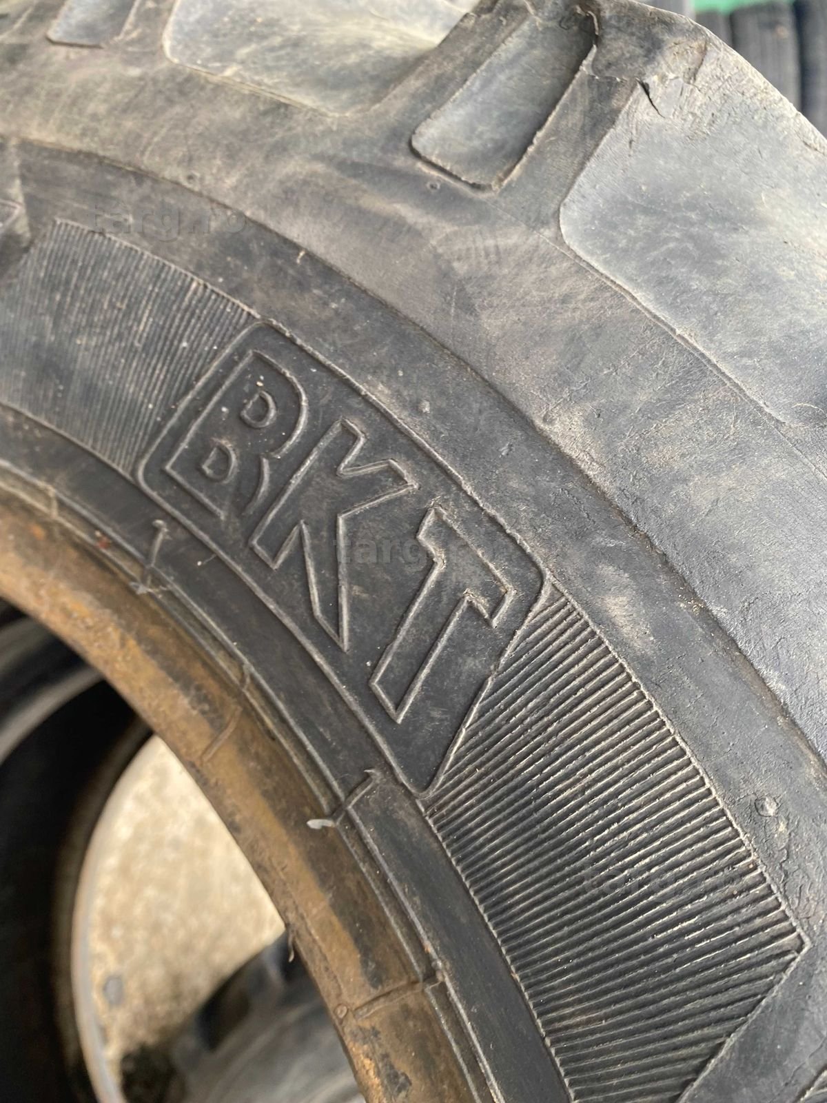 Anvelope 10.5 R18 BKT 3