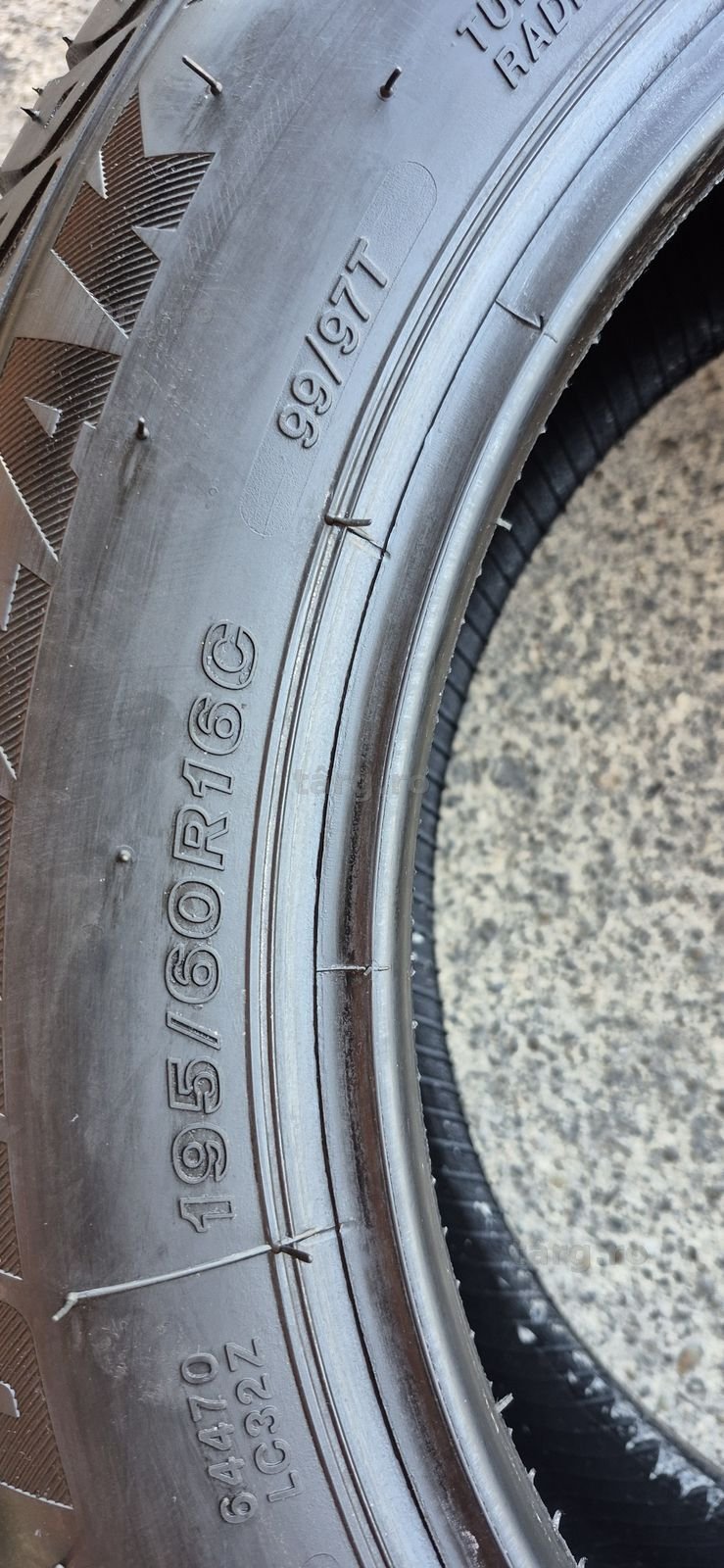 4 anvelope iarna noi Bridgestone 195/60/16C.Pretul este pe bucata. 6