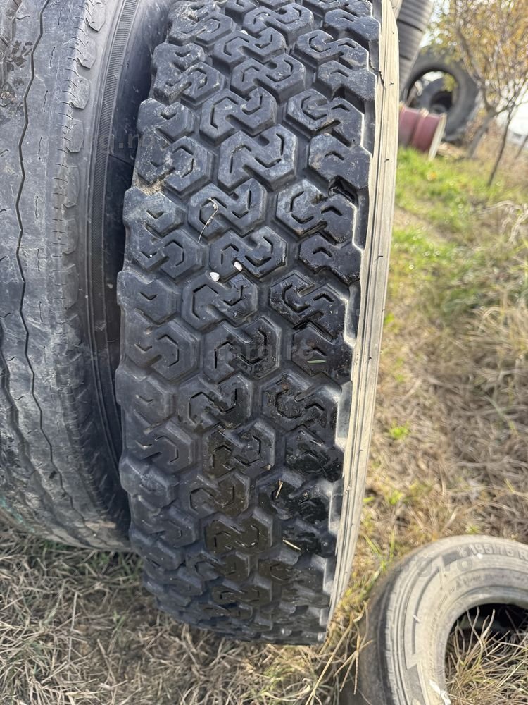 10r22,5 uniroial tractiune