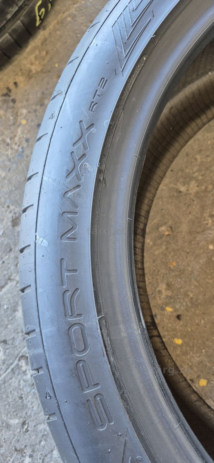 4 anvelope vara,fata Dunlop 245/40/19,spate Goodyear 275/35/19.Pret/bucata. 4