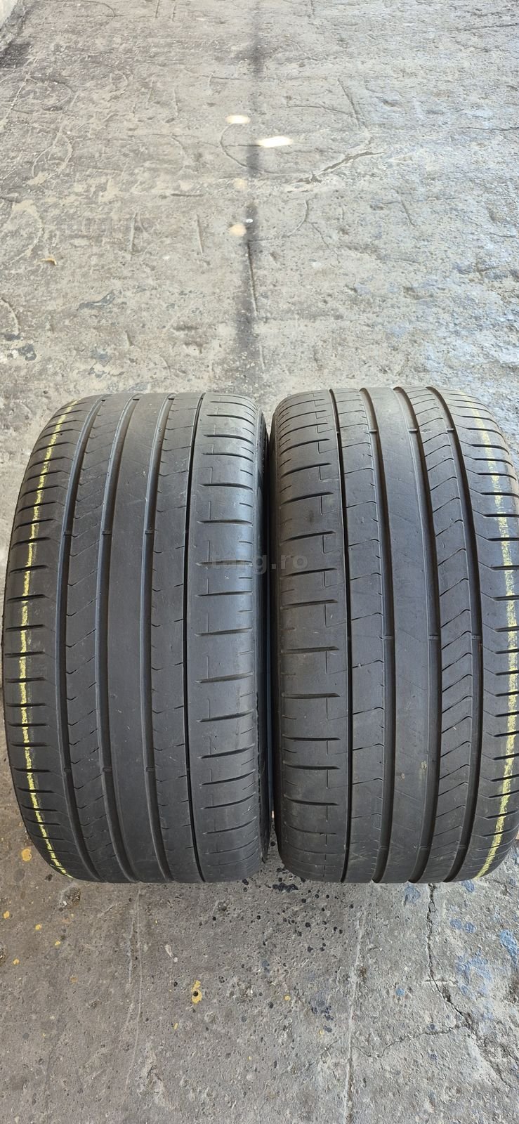 2 anvelope vara Pirelli 285/35/20,dot 2020.Pretul este pe bucata.