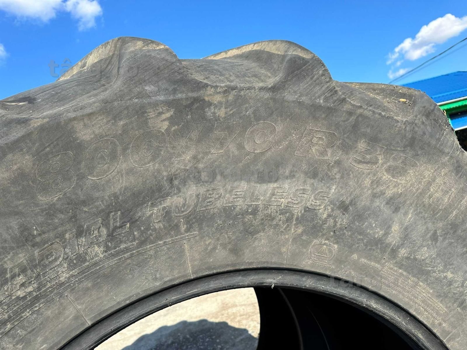 800/70  R38  Michelin 3