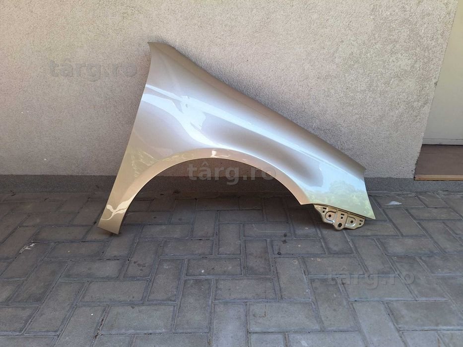 Aripa Fata Dreapta VW Jetta 3 III An 2005-2011 Vopsita Auriu