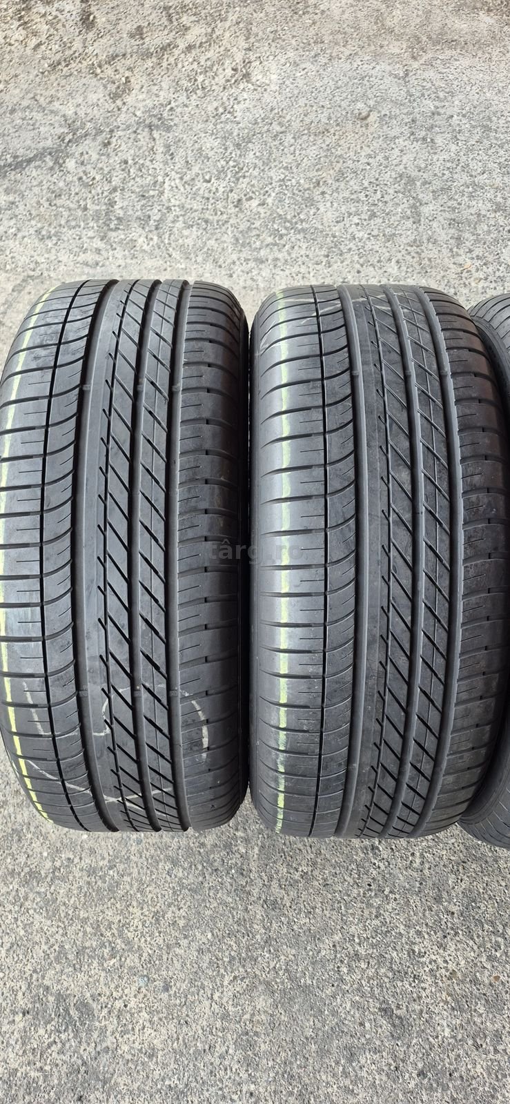 4 anvelope vara runflat Goodyear 255/55/18.Pretul este pe bucata. 2