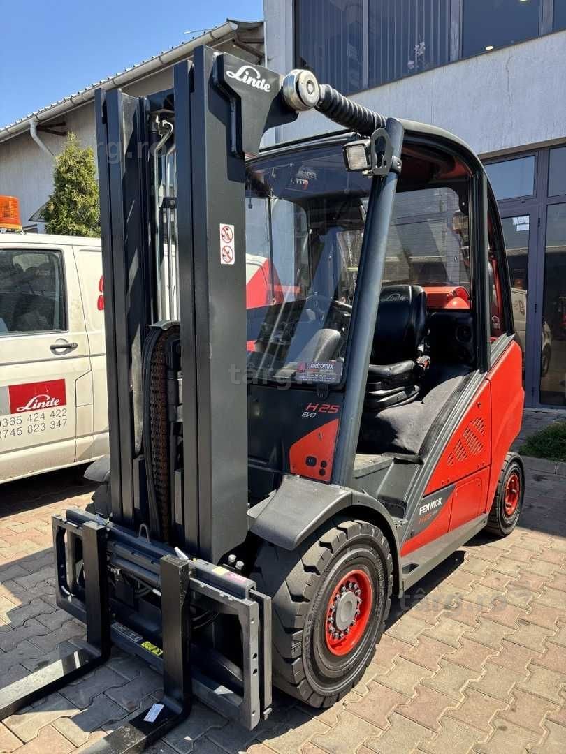 Stivuitor - Motostivuitor Linde H25T-02 TRIPLEX Evo An fabricație: 10/2016