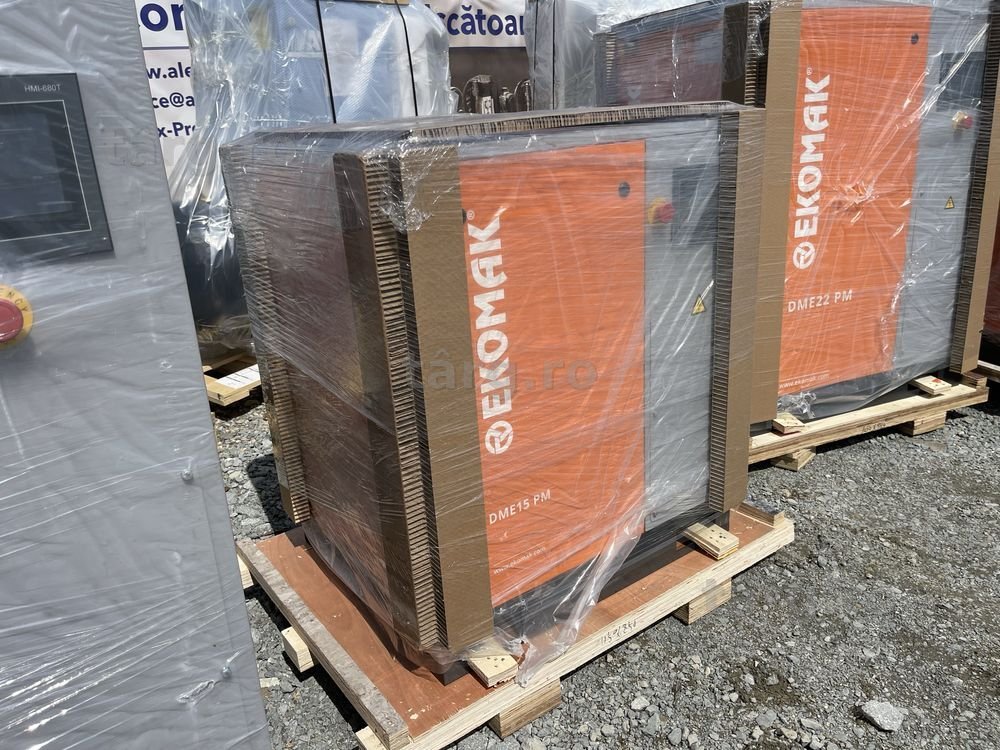 Compresor aer cu surub 15kw/20hp EKOMAK inverter/ Magneti Permanenti