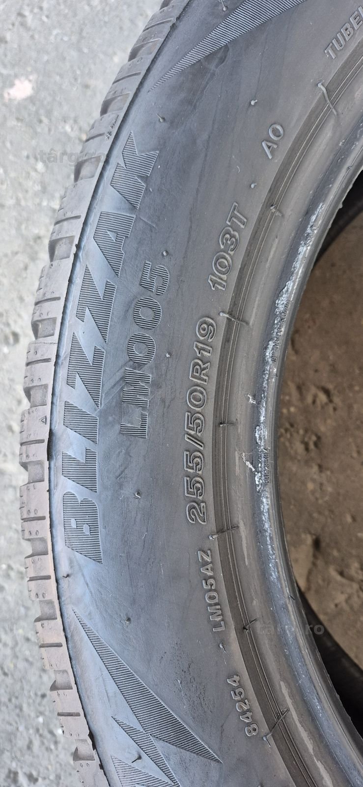 4 anvelope iarna Bridgestone,fata 255/50/19,spate 285/45/19.Pret/buc. 5