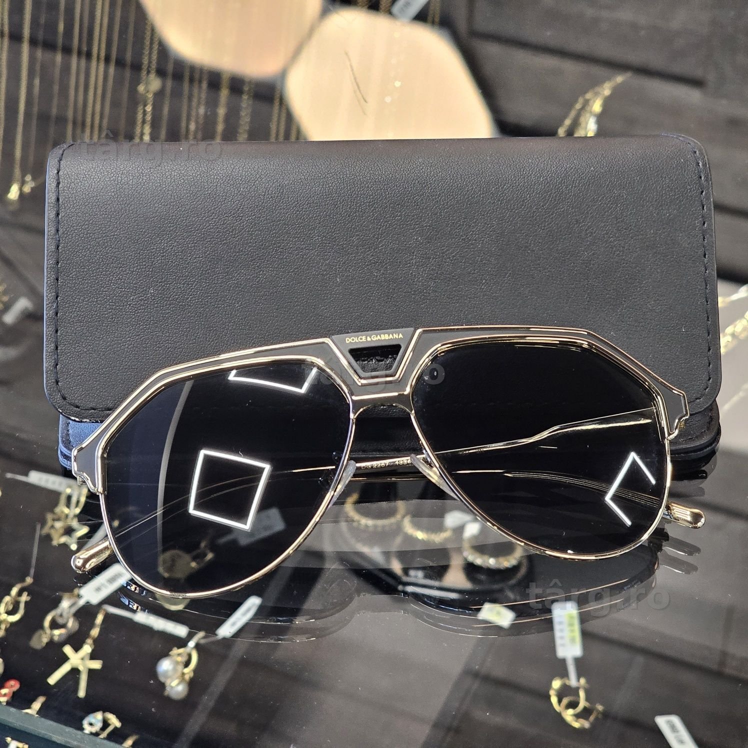 Amanet F28: Ochelari Dolce & Gabbana (p)