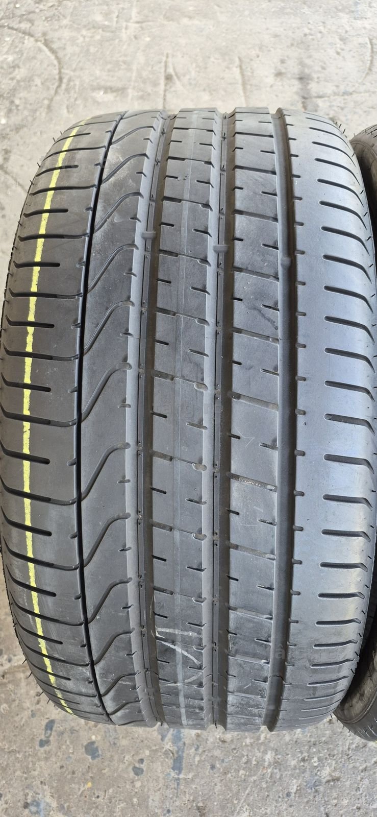 4 anvelope vara Pirelli 295/35/21.Pretul este pe bucata. 3