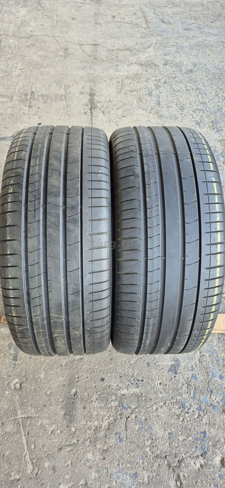 2 anvelope vara Pirelli runflat  275/35/21.Pretul este pe bucata.
