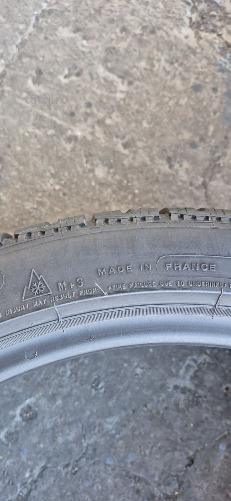 4 anvelope iarna ca si noi Michelin 255/35/19.Pretul este pe bucata. 7