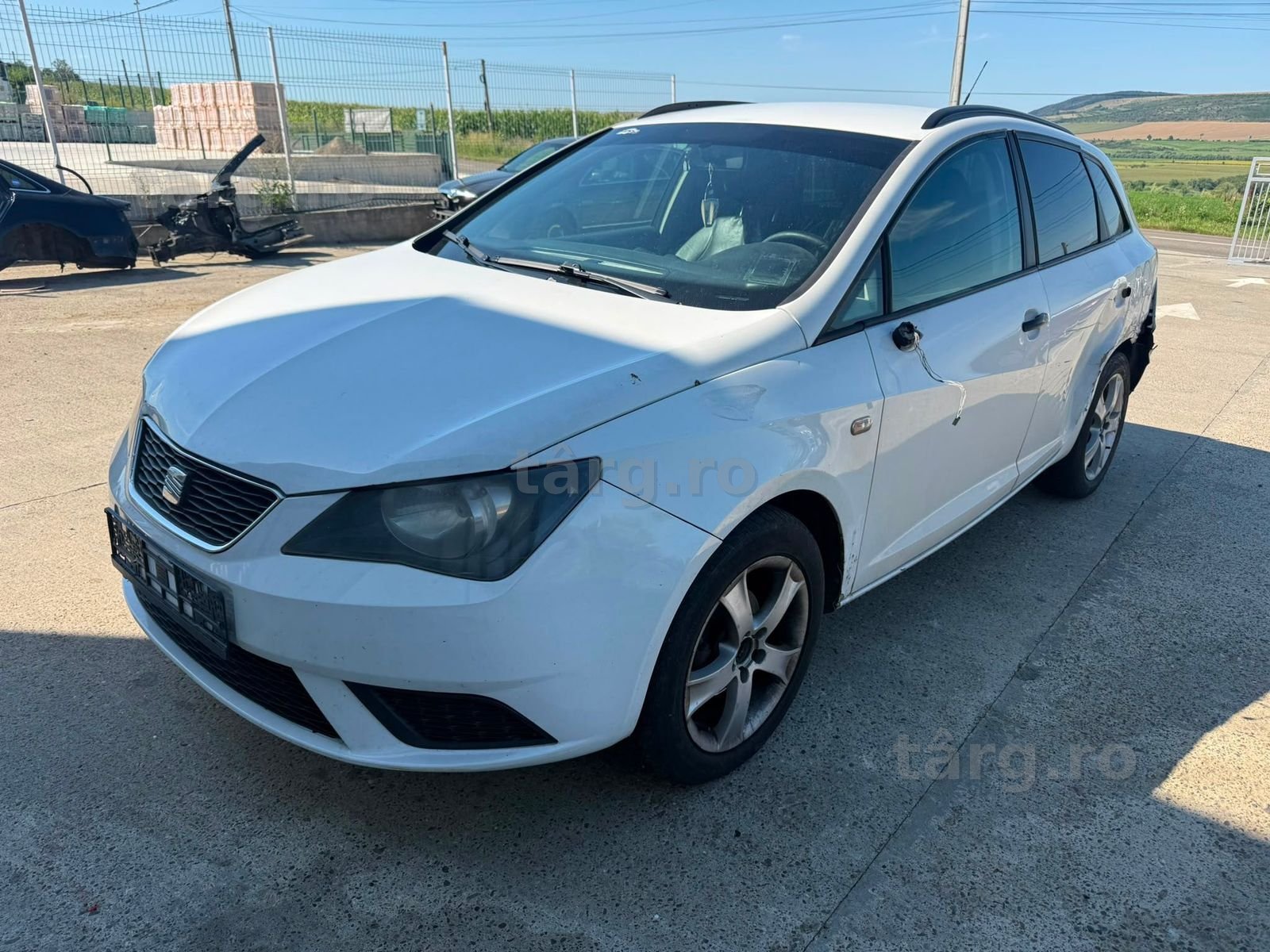 Dezmembrez Seat ibiza facelift 2013 hatchback alba 1.2 tdi CFWA volan stanga