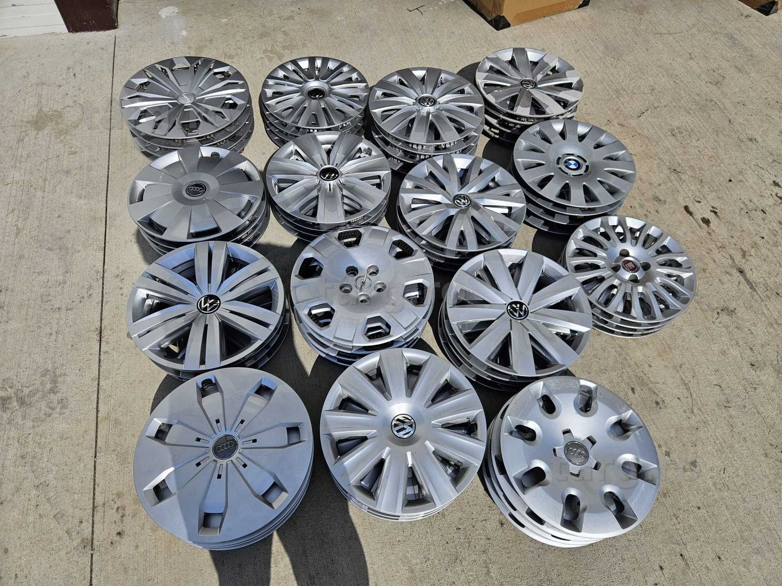 SET 4 Capace ORIGINALE R15 R16 R17 VW ; AUDI ; BMW ; OPEL ; FIAT