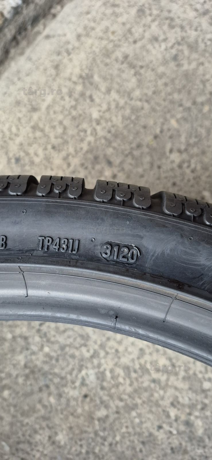 2 anvelope iarna Pirelli 315/30/21.Pretul este pe bucata 8