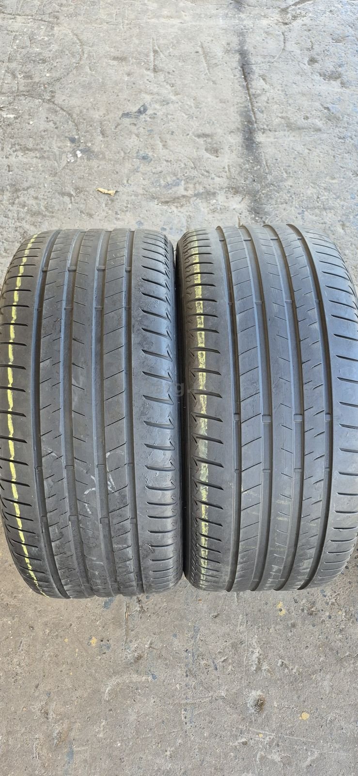 4 anvelope vara runflat Bridgestone 275/35/21.Pretul este pe bucata 2