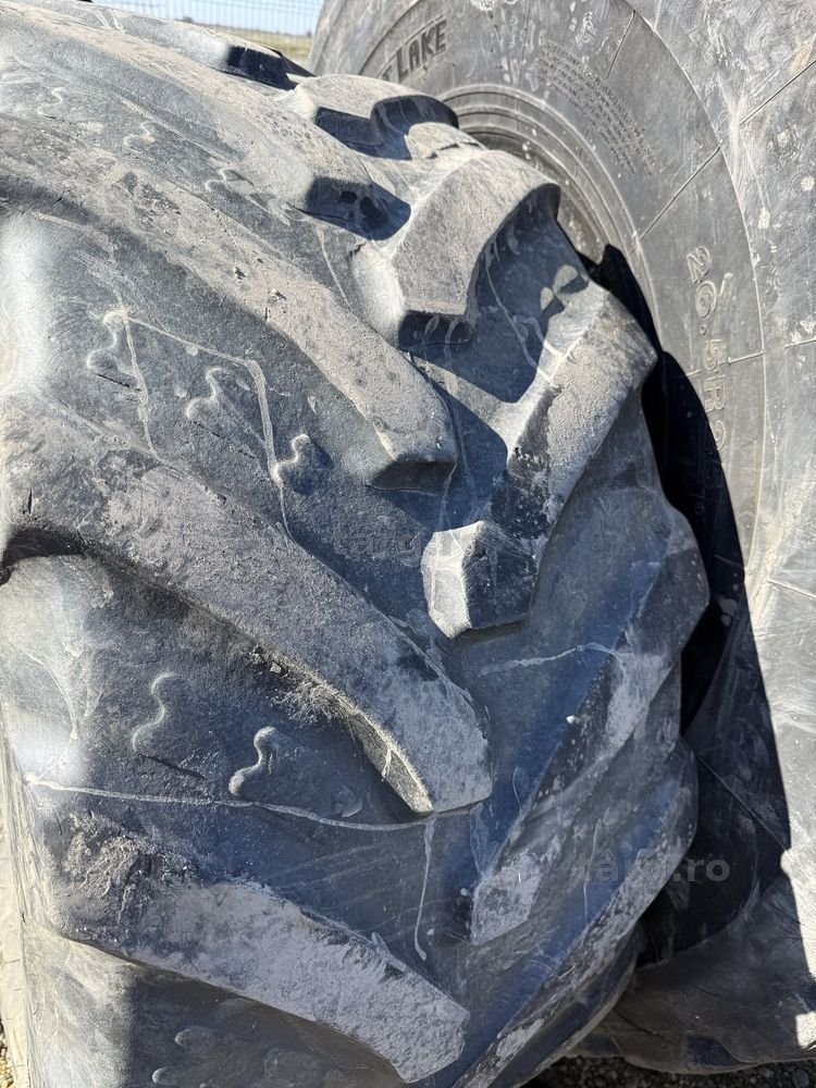540/65r28 bkt tractor 2