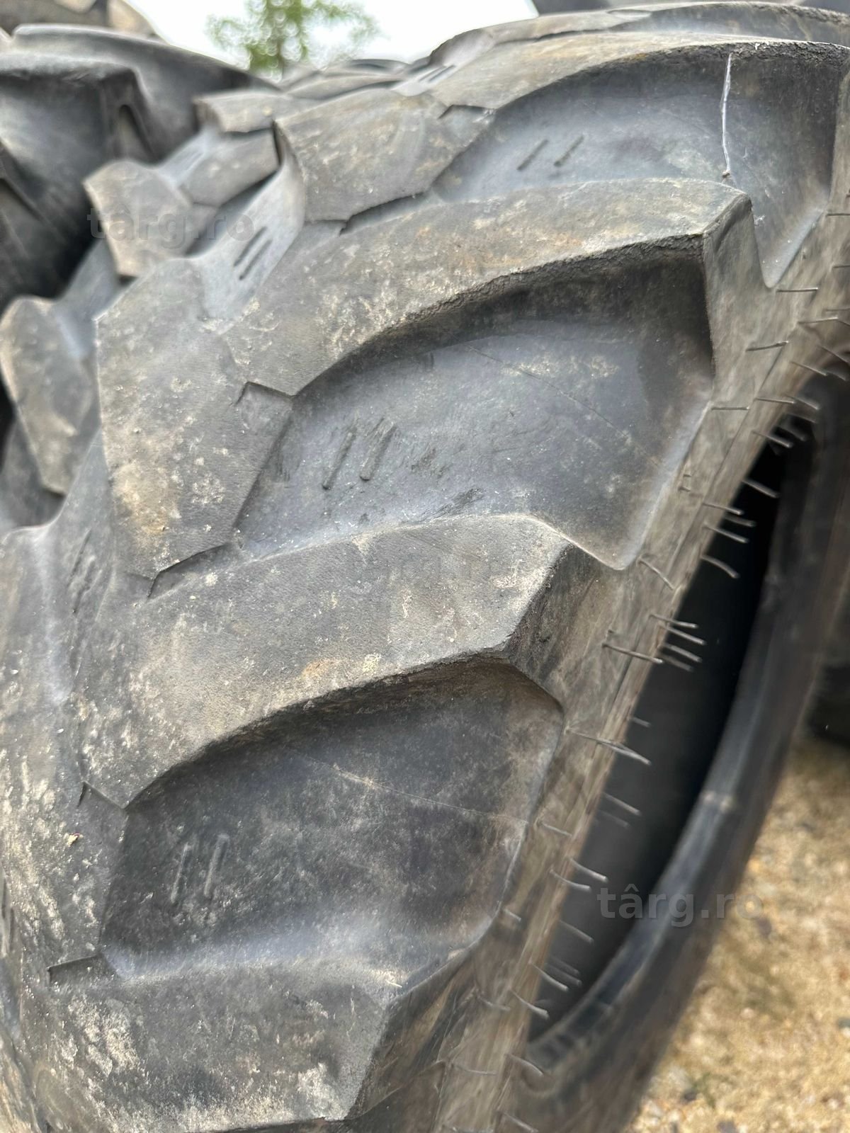 Anvelope sh 10.5 R18 Mitas 4