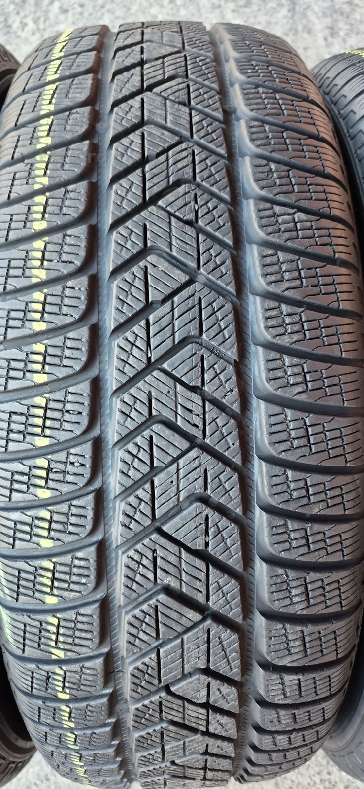 4 anvelope iarna Pirelli 235/65/18,dot 2020.Pretul este pe bucata 3