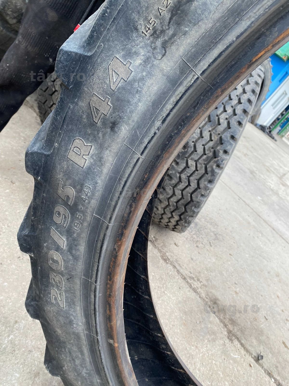 Anvelope 9.5 R44 Pirelli 2