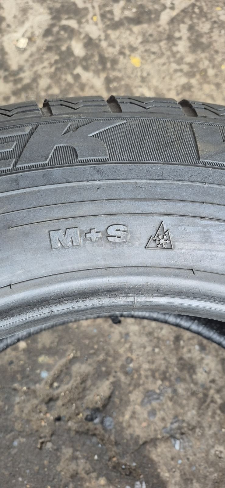 2 anvelope iarna Dunlop 275/55/19,dot 2022.Pretul este pe bucata. 6