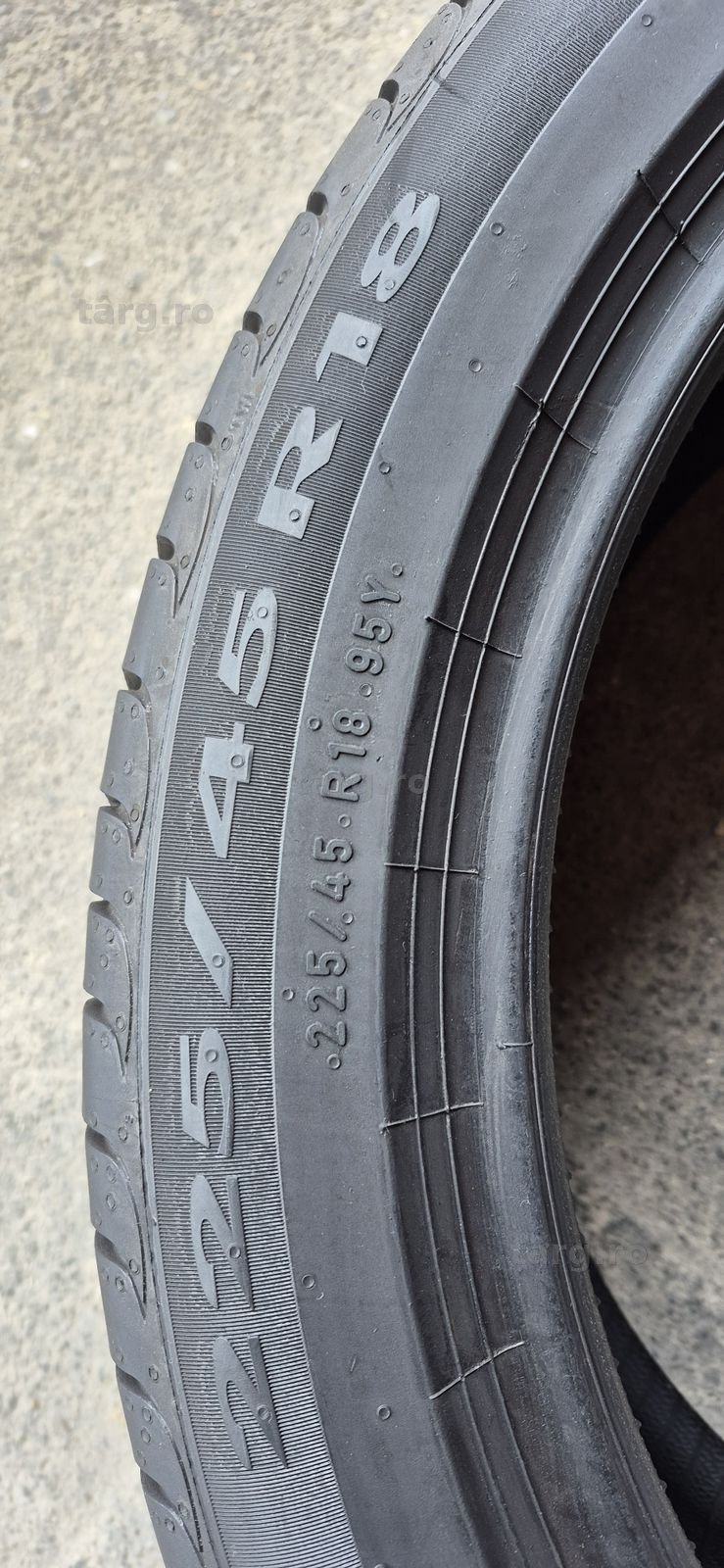 4 anvelope vara Pirelli,fata 225/45/18,spate 255/40/18.Pret/bucata 6