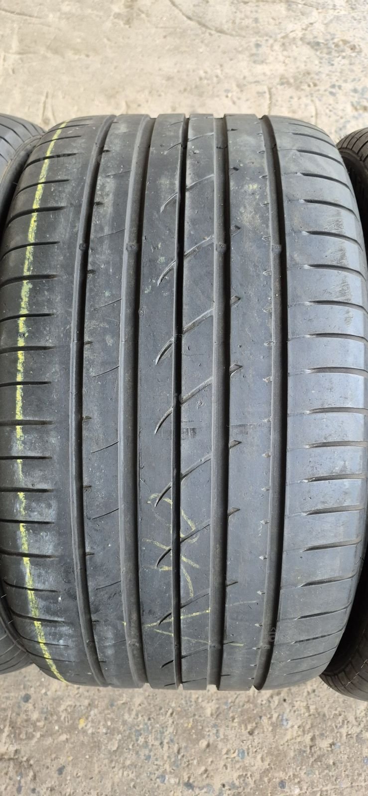 2 anvelope vara Goodyear 285/35/19.Pretul este  pe bucata. 5