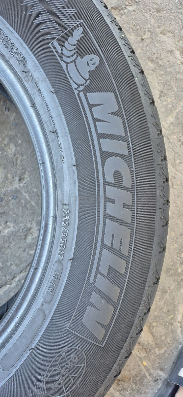 4 anvelope vara Michelin 235/65/17.Pretul este pe bucata. 4