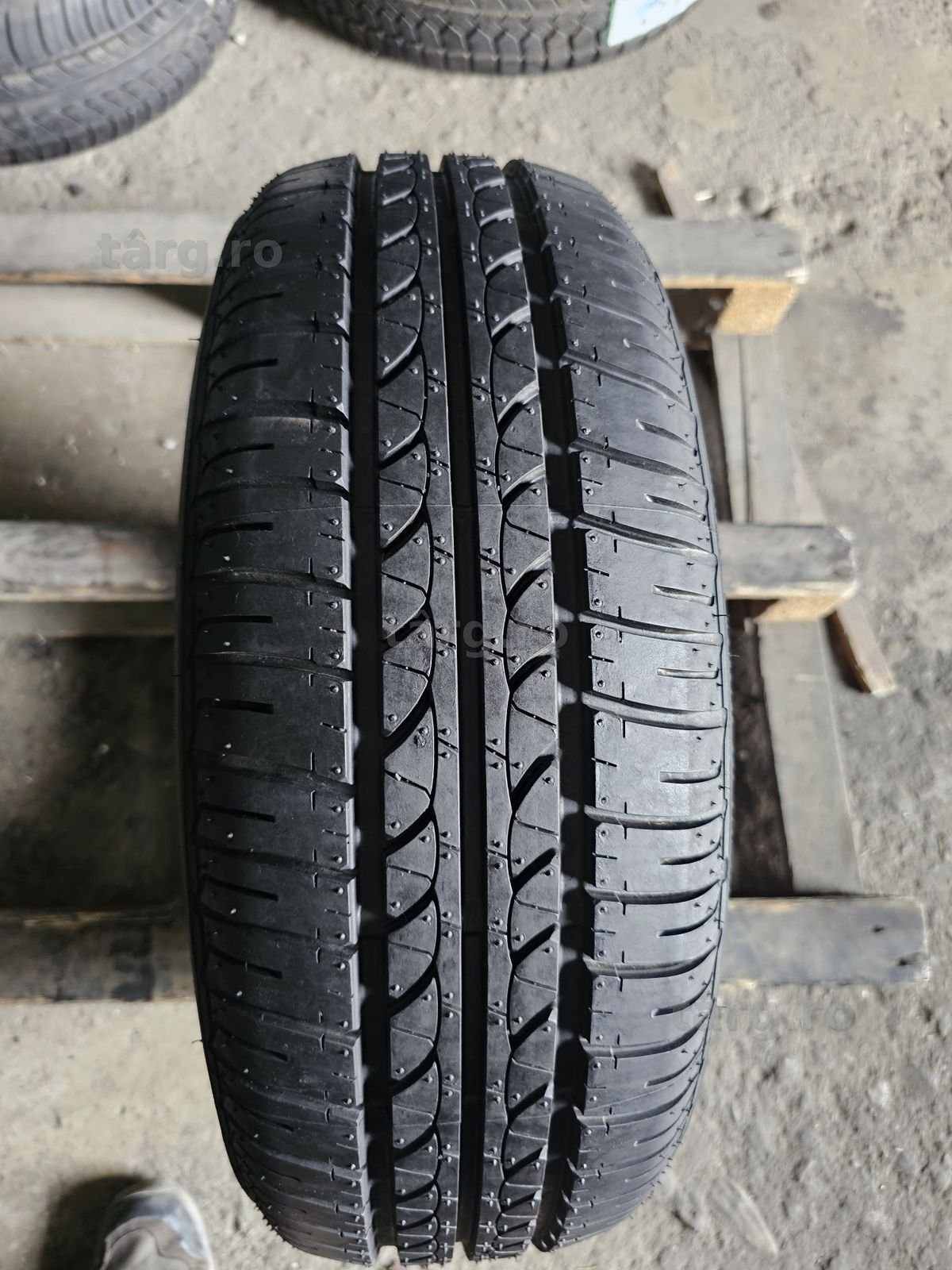 1 anvelopa vara noua 185 60 15 Bridgestone