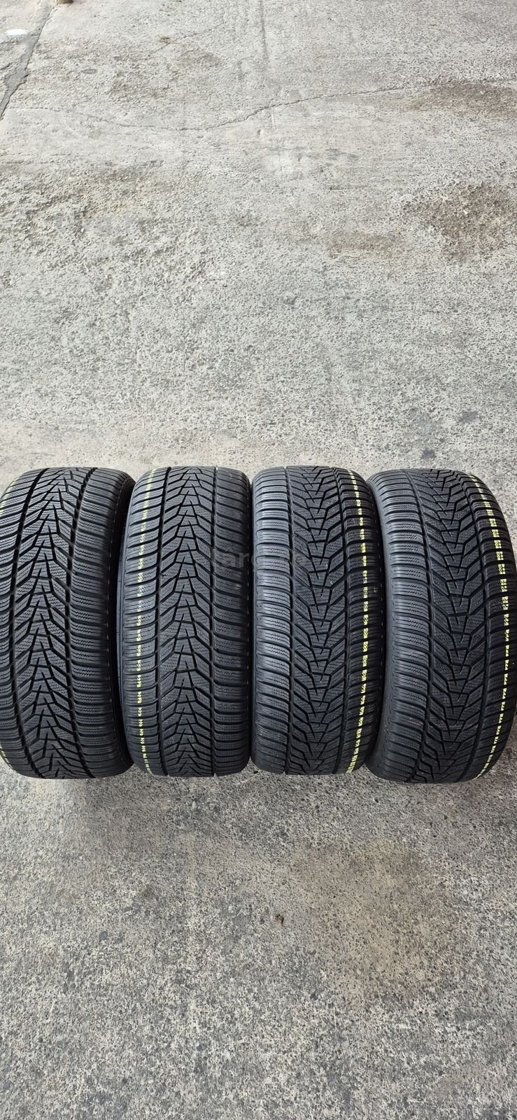 4 anvelope iarna ca noi Hankook 225/40/18.Pretul este pe bucata.