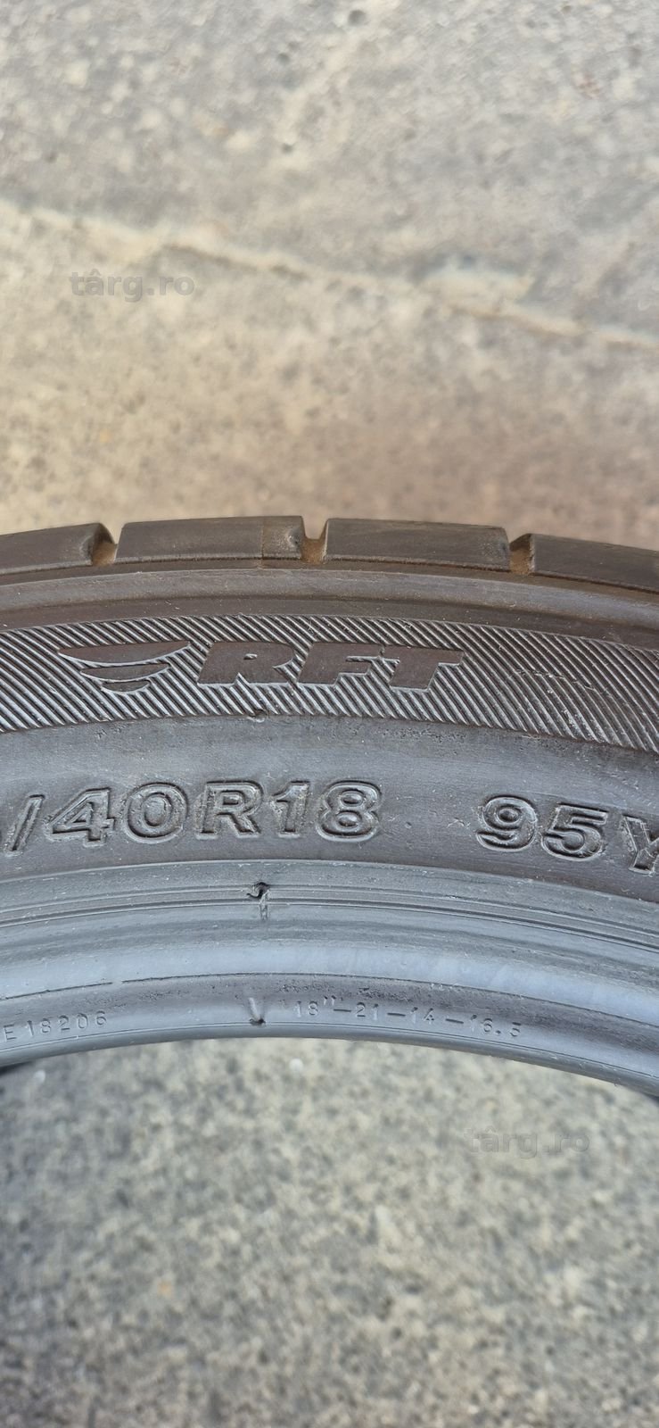 4 anvelope vara runflat Bridgestone,fata 225/45/18,spate 255/40/18.Pretul  este pe bucata 8
