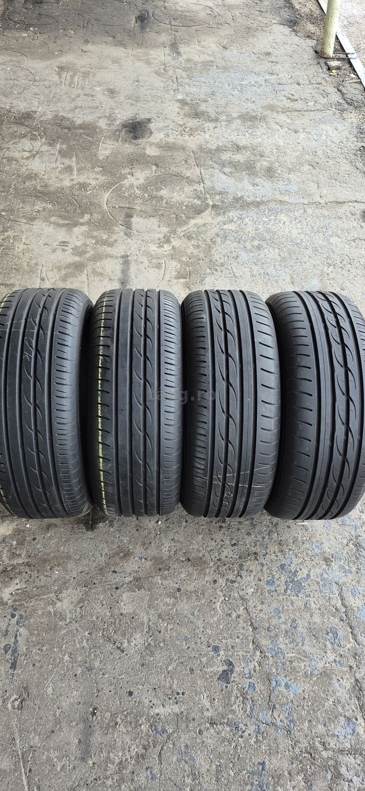 4 anvelope vara runflat ca noi Yokohama 235/50/18.Pretul este pe bucata.
