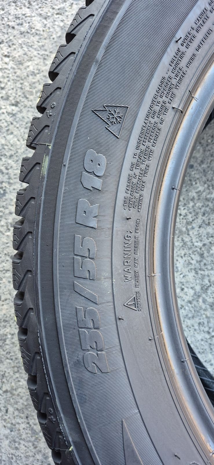 4 anvelope iarna Michelin 235/55/18.Pretul este pe bucata. 6