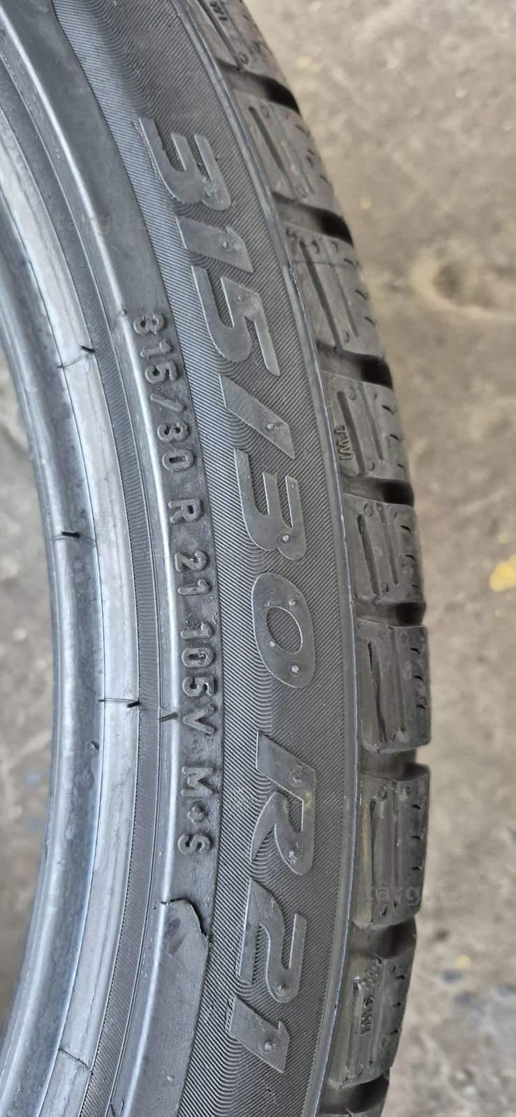 4 anvelope iarna Pirelli,fata 275/35/21,spate 315/30/21.Pret/bucata 7