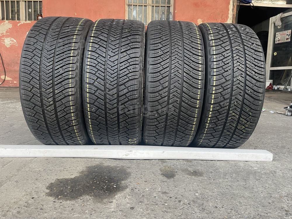 4 anvelope de iarna 235/40/19 Michelin (ca noi ) 2