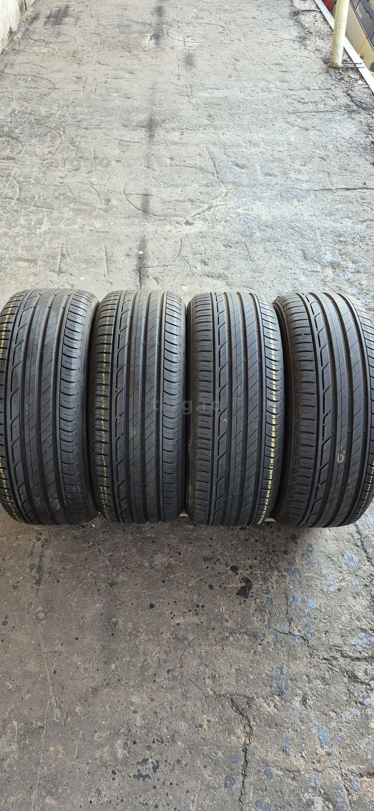 4 anvelope vara ca noi Bridgestone 215/50/18.Pretul este pe bucata.